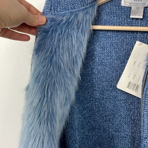 LISA INTERNATIONAL Women's Vest Blue Faux Fur Suede Pockets NWT size MED - Picture 6 of 15